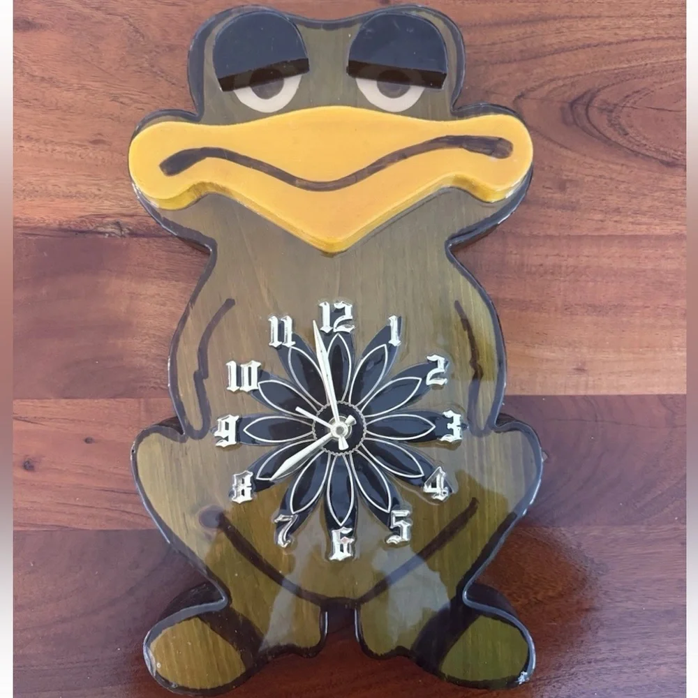 Funky Frog Painted Wooden Wall Clock Vintage Eclectic Decor *DOES NOT WORK* 16x9